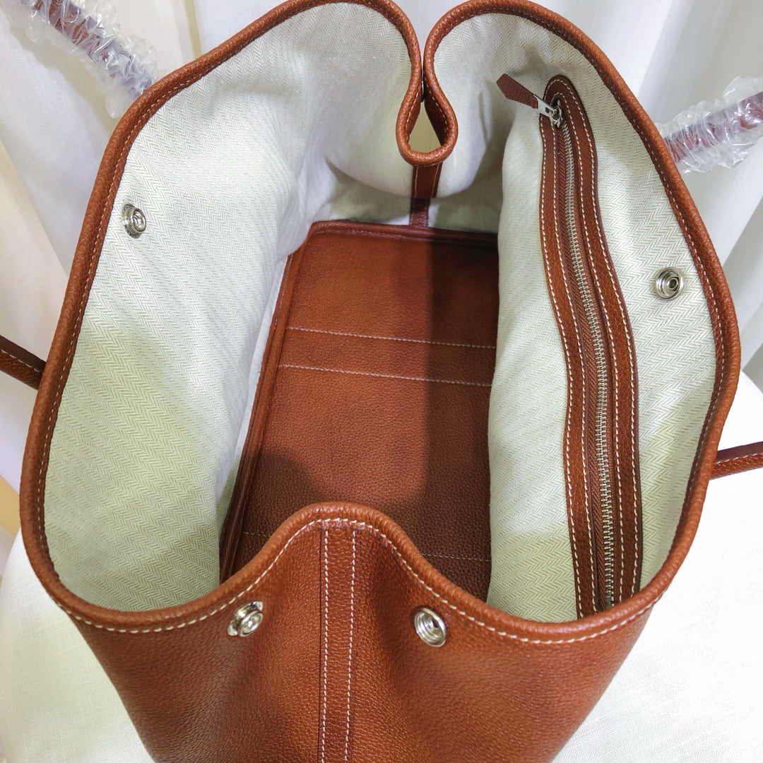 Pretty Essentials: Jardin 36 – Togo