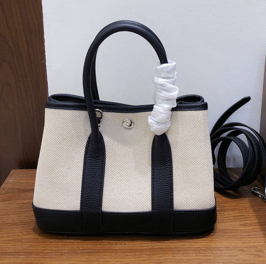 Pretty Essentials: Jardin 23 – Canvas Trim